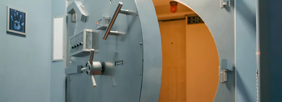 Vault and Safe locksmith services in Lakeside, FL